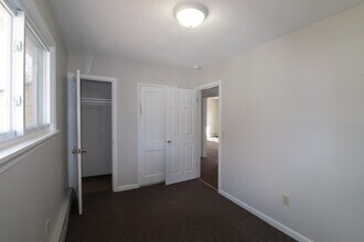 380 Holcomb St in Hartford, CT - Building Photo - Building Photo