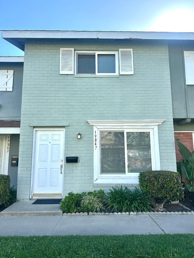 property at 19847 Claremont Ln