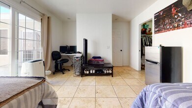 6250 Dorothy Dr in San Diego, CA - Building Photo - Building Photo