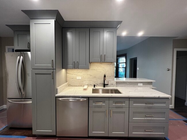 832 W George St, Unit 1R in Chicago, IL - Foto de edificio - Building Photo