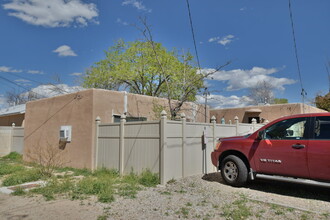 425 Columbia Dr in Albuquerque, NM - Building Photo - Building Photo