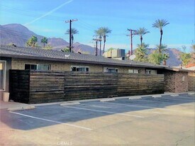 51049 Eisenhower Dr, Unit G in La Quinta, CA - Building Photo