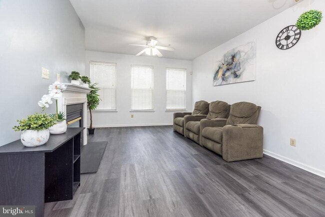 483 Fort Hill Cir in Fort Washington, PA - Building Photo - Building Photo