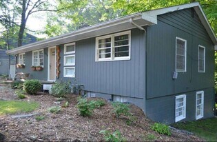 325 Hollowood Dr in West Lafayette, IN - Building Photo