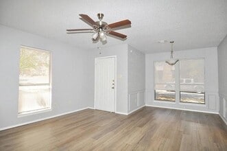2325 Miguel Ln in Arlington, TX - Building Photo - Building Photo