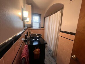 128 Murrayhill Ave in Cheswick, PA - Foto de edificio - Building Photo