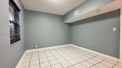 2220 Charleston St in Hollywood, FL - Building Photo - Building Photo