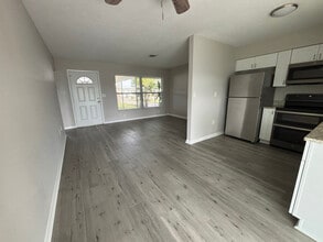 167 Golf Club Ln in Venice, FL - Building Photo - Building Photo