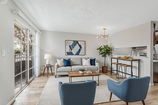 Crenshaw Townhouse in Los Angeles, CA - Building Photo