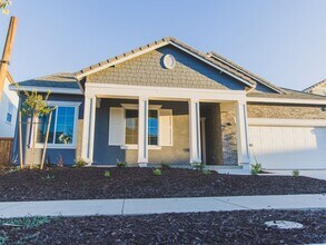 1982 Helena Way in Brentwood, CA - Building Photo - Building Photo