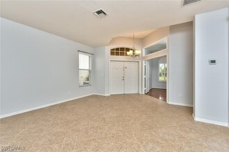 8310 Laurel Lakes Way in Naples, FL - Building Photo - Building Photo