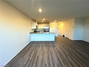 9932 Marigold Hls St in Las Vegas, NV - Building Photo - Building Photo