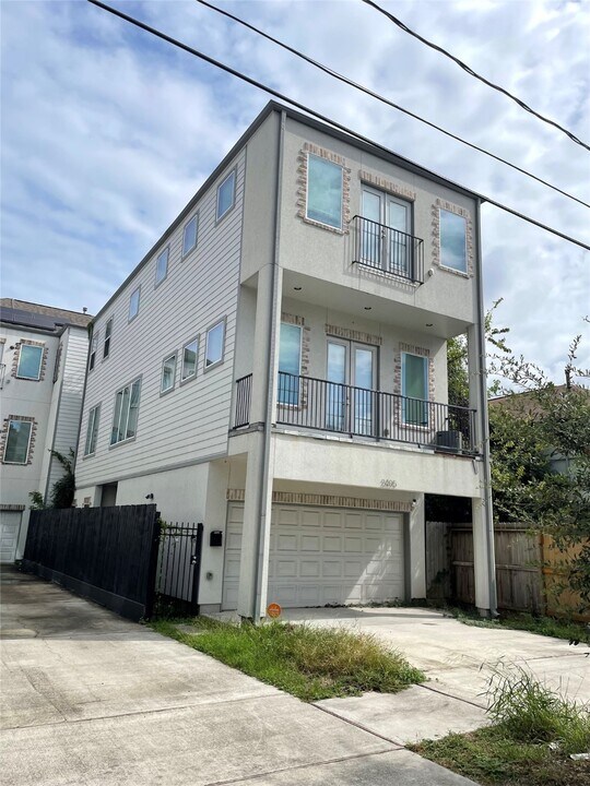 2405 Bastrop St in Houston, TX - Foto de edificio
