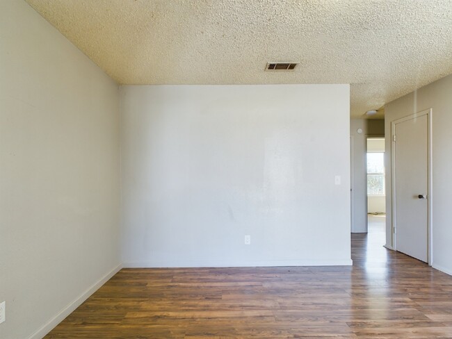 1606 9th St-Unit -Unit D in Marble Falls, TX - Foto de edificio - Building Photo