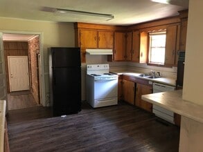 205 Pitt Moore Rd in Statesboro, GA - Building Photo - Building Photo