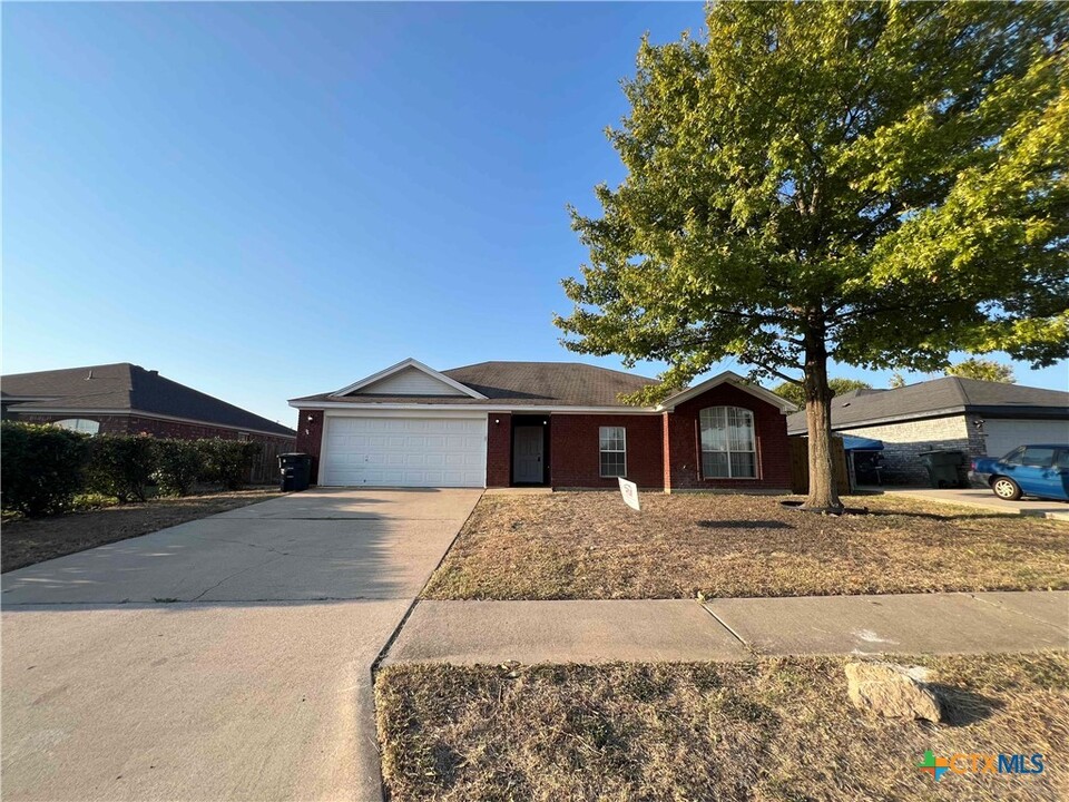 1704 Boydstun Loop in Killeen, TX - Building Photo