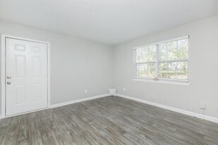 Eagles Crest at Durrett in Clarksville, TN - Building Photo