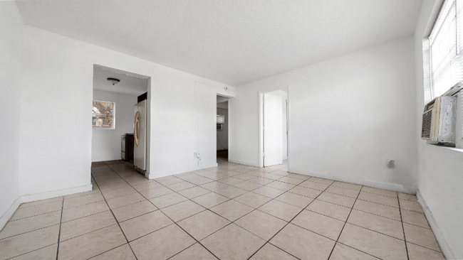 1306 NW 61st St in Miami, FL - Building Photo - Building Photo