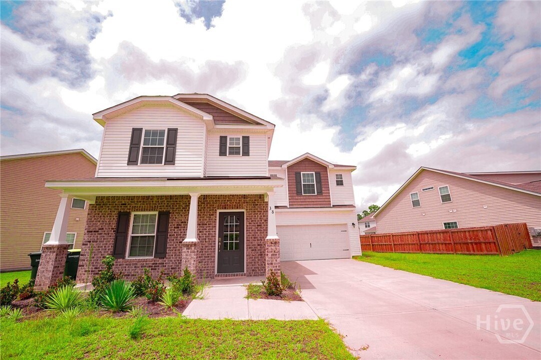 38 Sago Palm Wy in Bloomingdale, GA - Building Photo
