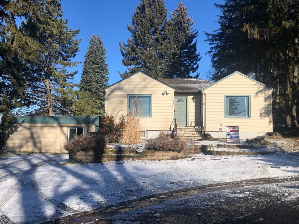 1200 NE McGee St, Unit A in Pullman, WA - Foto de edificio