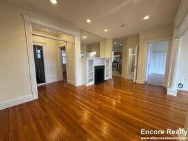41 Orkney Rd, Unit 3A in Boston, MA - Building Photo
