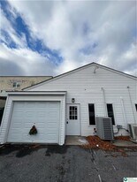 11 S Main St in Nazareth, PA - Building Photo