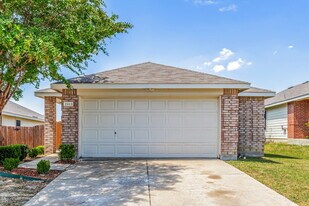 2013 Angel Way in Heartland, TX - Building Photo