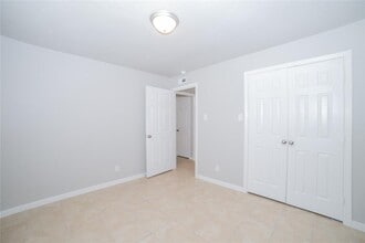 2010 N Travis St in Liberty, TX - Building Photo - Building Photo