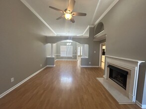 437 Bruins Trce in Memphis, TN - Building Photo - Building Photo