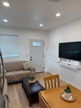 20127 Citronia St in Los Angeles, CA - Building Photo - Building Photo