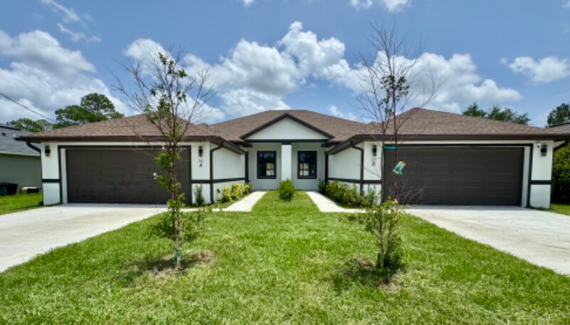 20 Pine Hill Ln in Palm Coast, FL - Building Photo