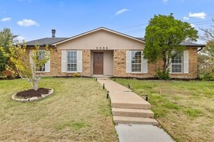 5588 Squires Dr in The Colony, TX - Building Photo