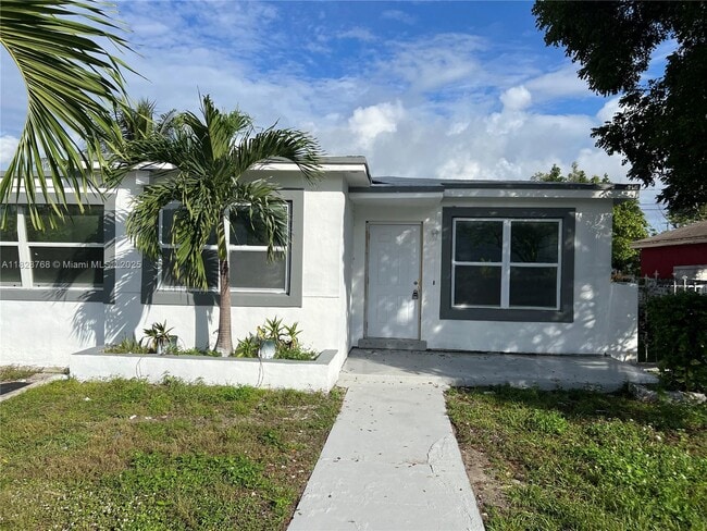 2625 NW 55th St in Miami, FL - Building Photo - Building Photo