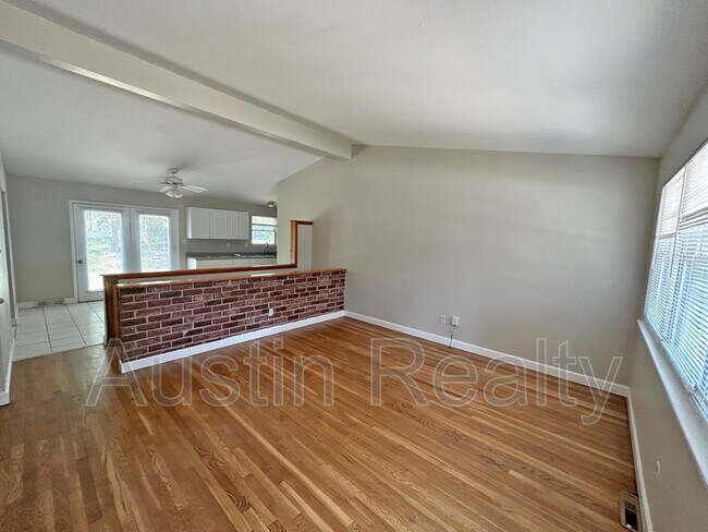 836 Holiday Ave photo'