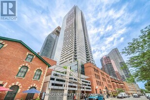 5 St Joseph St in Toronto, ON - Building Photo