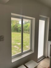 1375 NW 84th Ter, Unit A in Miami, FL - Foto de edificio - Building Photo