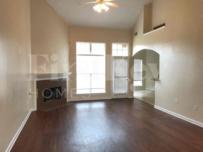 7142 Queens Crown Ct in Memphis, TN - Building Photo - Building Photo