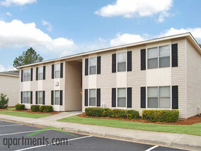 Woodhaven Apartments in Augusta, GA - Building Photo - Building Photo