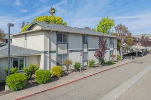 725 Auburn Pl in Hayward, CA - Building Photo