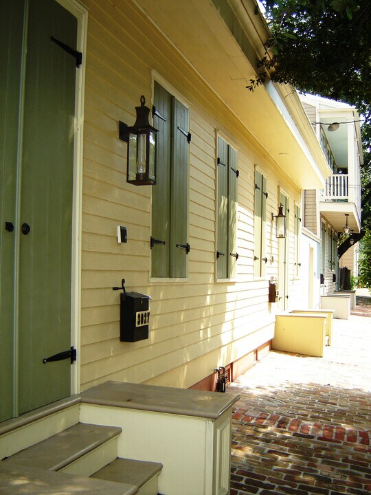 3027 Chestnut St, Unit 3027 in New Orleans, LA - Building Photo