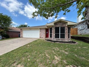 6425 Riverwater Trail in Fort Worth, TX - Foto de edificio - Building Photo
