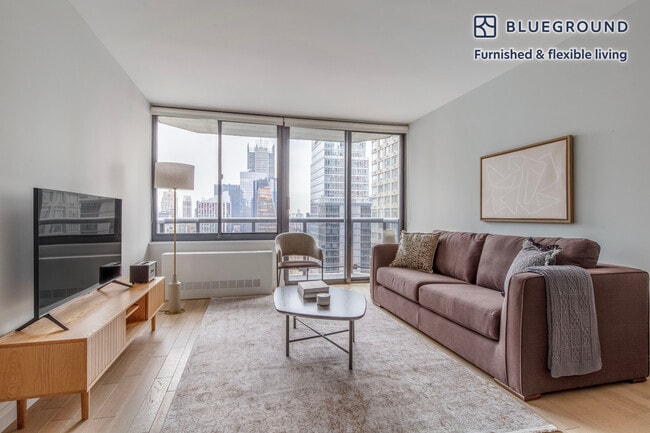 235 W 48th St
