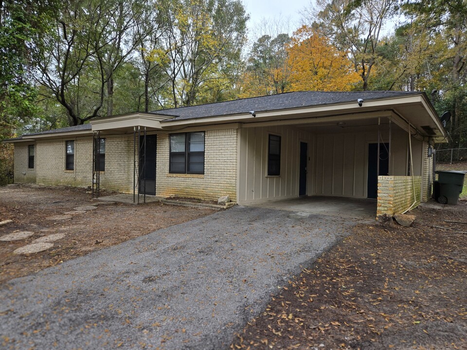 121 Marilyn St in Nacogdoches, TX - Building Photo