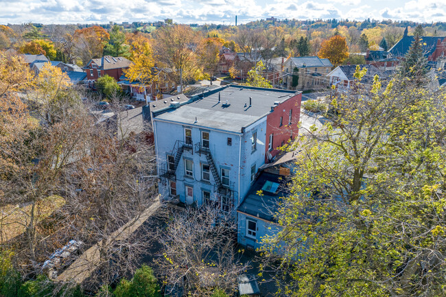 2-8 Ontario St in Guelph, ON - Building Photo - Building Photo