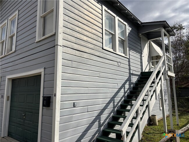 property at 305 E Sabine St