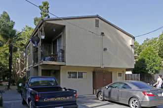 2617-2621 D St in Sacramento, CA - Building Photo - Building Photo