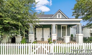 1227 Willow St in San Antonio, TX - Building Photo