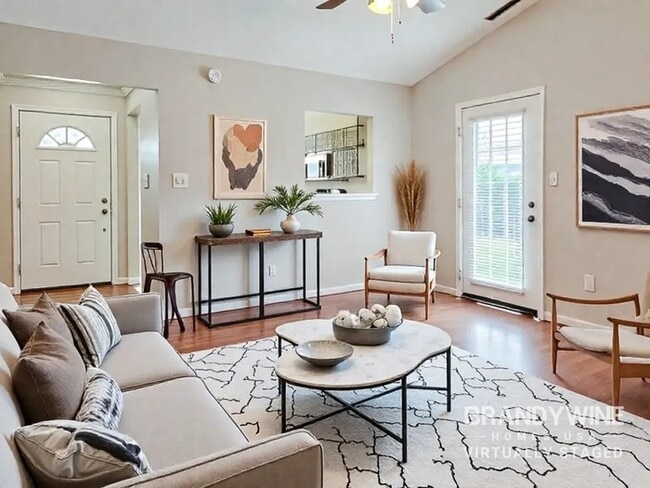 460 Polk Manor Dr in Greenwood, IN - Foto de edificio - Building Photo