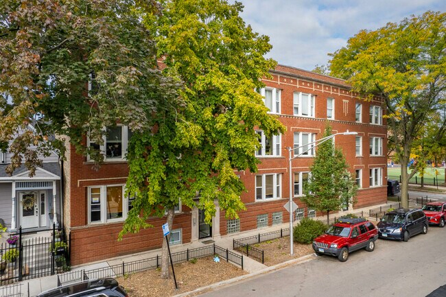 2642-2644 N Washtenaw Ave in Chicago, IL - Foto de edificio - Building Photo