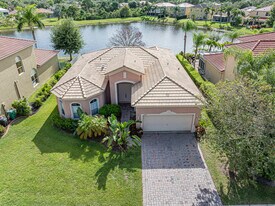 5518 Place Lake Dr in Fort Pierce, FL - Building Photo